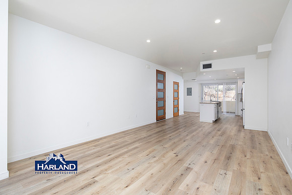 3333 Reynard Way #10 WM 04