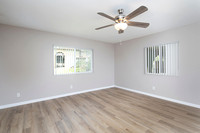 2283 Via Esmarca Unit B 02