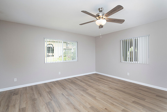 2283 Via Esmarca Unit B 02