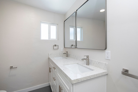 3847 Menlo Ave 16