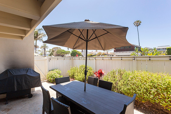 1817 Coast Blvd 22
