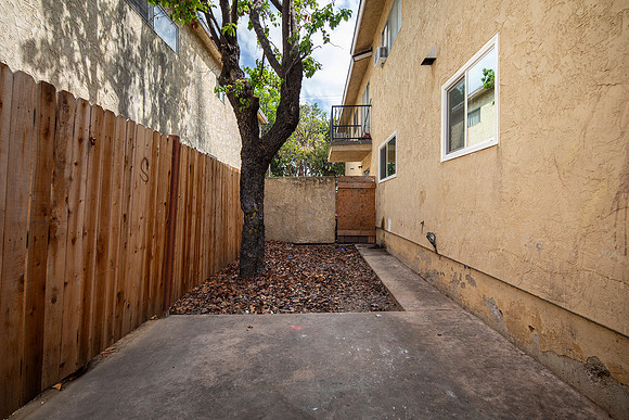 1107 B Ave #01 09