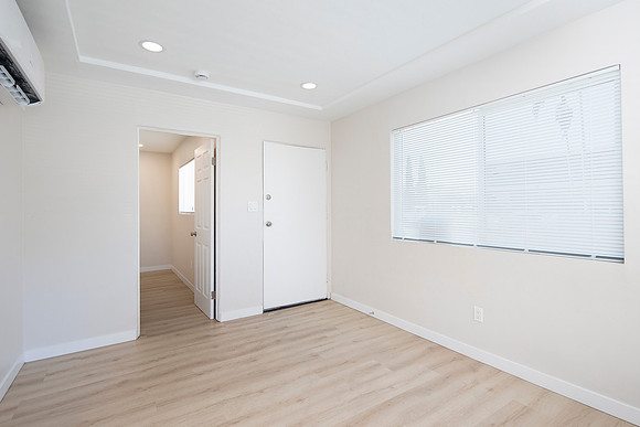 3847 Menlo Ave 06
