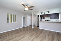 2283 Via Esmarca Unit B 03