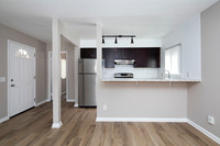 2283 Via Esmarca Unit B 05
