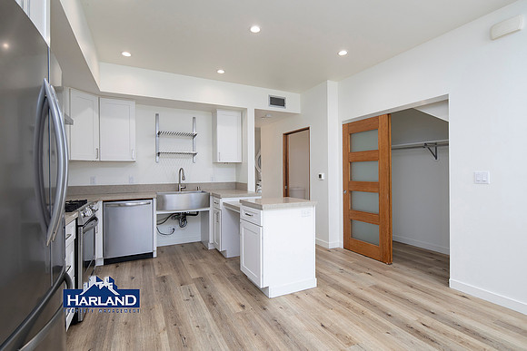 3333 Reynard Way #03 WM 04