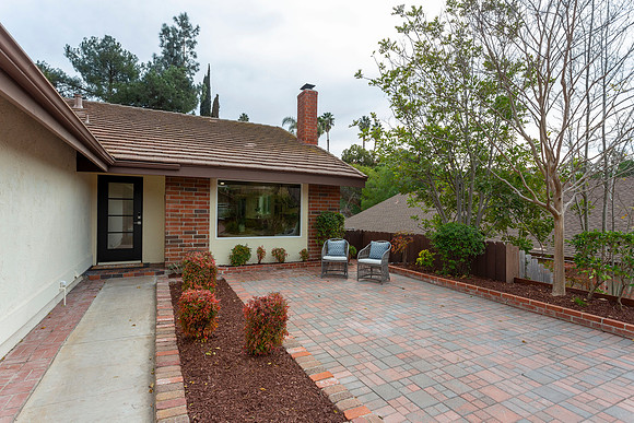 9637 Benavente St 03