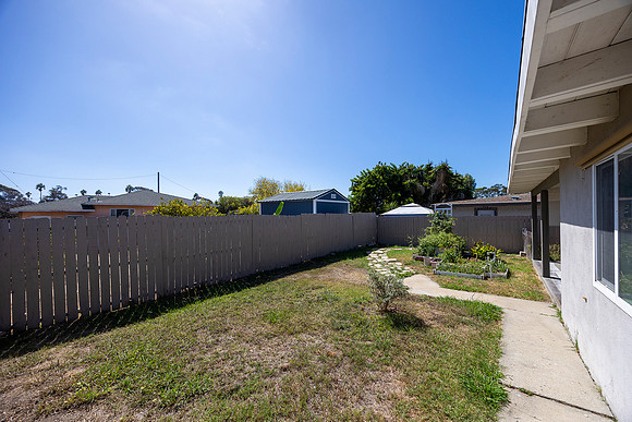 1315 Bush St 12