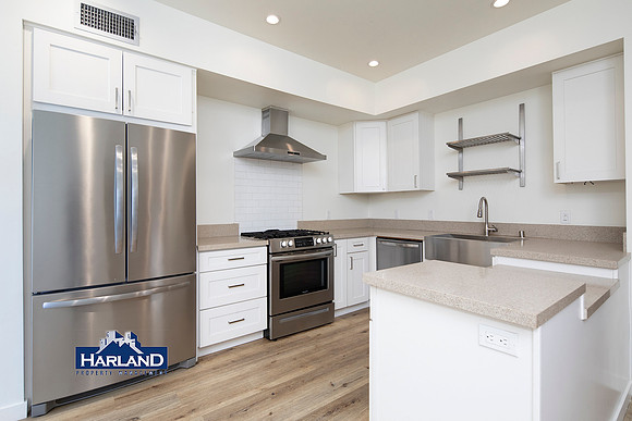 3333 Reynard Way #03 WM 06