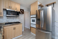 1315 Bush St 17