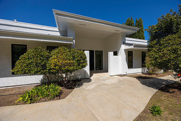 1561 La Plaza Dr 02