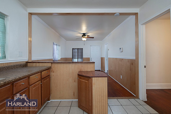 1032 South Evans St 09