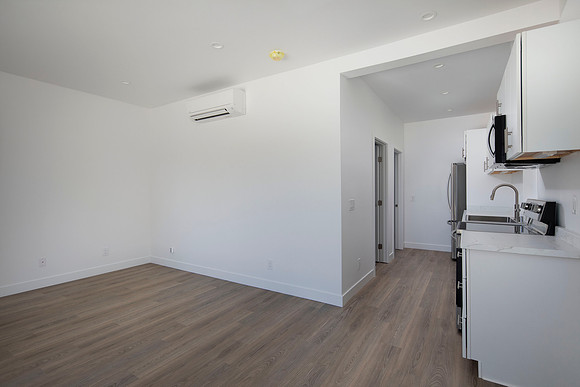 4228 Feather Ave #01 05