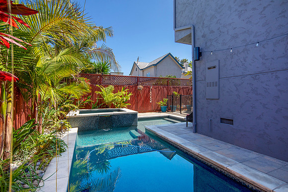 1911 Chalcedony St 34