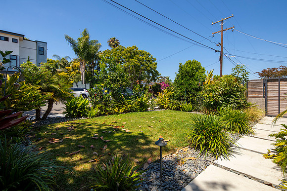 1911 Chalcedony St 05