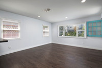 1911 Chalcedony St 09