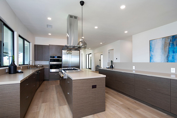 1561 La Plaza Dr 16