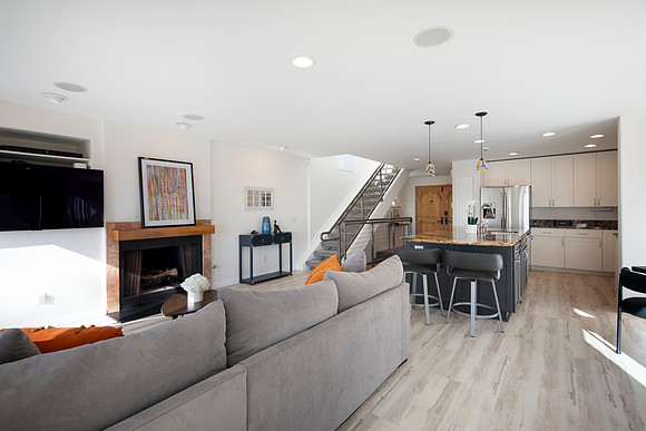 2266 Manchester Ave 57