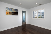 1911 Chalcedony St 19