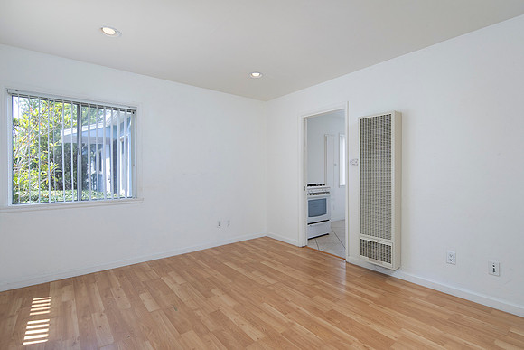 4361 Mississippi St 04