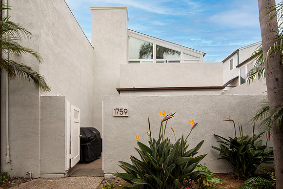 1759 Coast Blvd 01