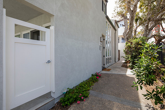 1749 Coast Blvd 01