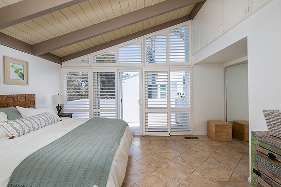 1749 Coast Blvd 25