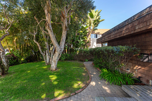 406 North Acacia Ave 04