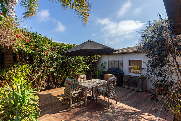 406 North Acacia Ave 09