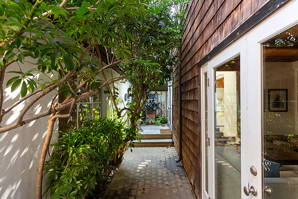 406 North Acacia Ave 10