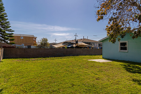 7453-55 Fulton St 09