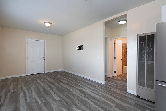 3238 Franklin Ave 08