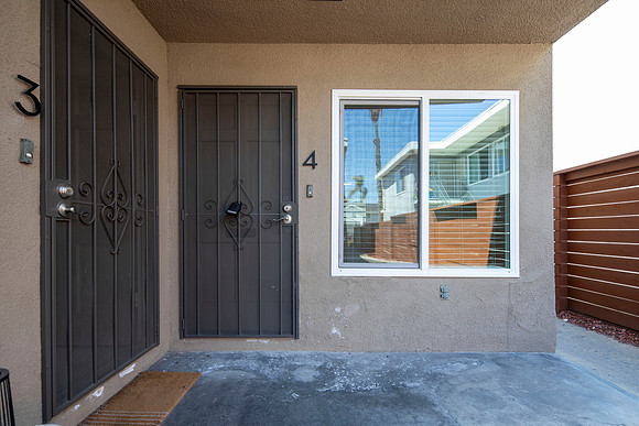4128 Iowa St #04 04