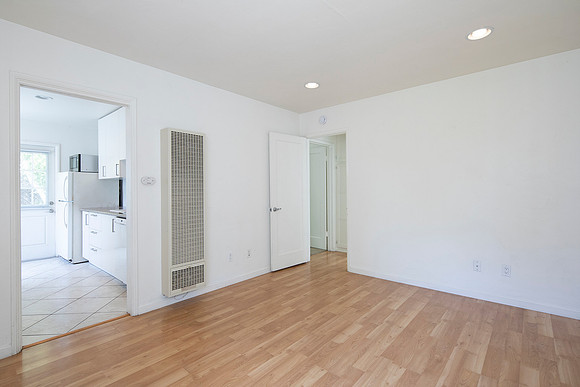 4361 Mississippi St 02