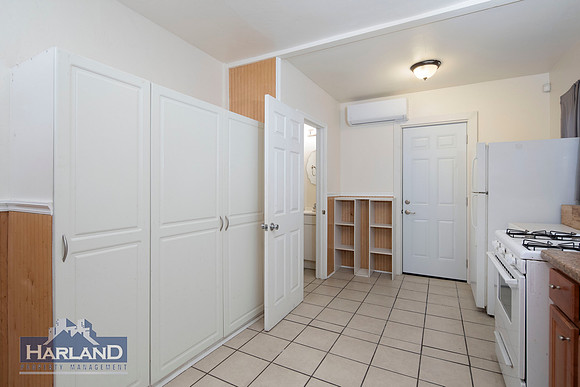 1032 South Evans St 07