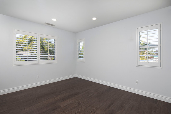 1911 Chalcedony St 18