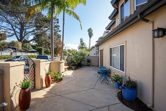 2266 Manchester Ave 03