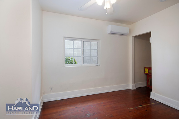 1032 South Evans St 12