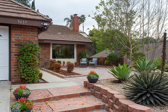 9637 Benavente St 02