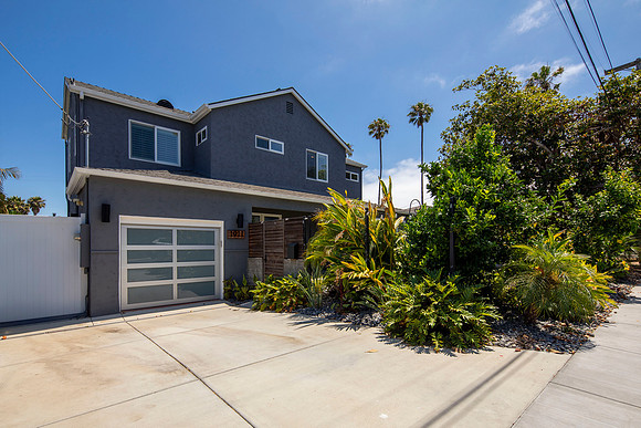 1911 Chalcedony St 01