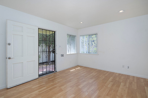 4361 Mississippi St 03