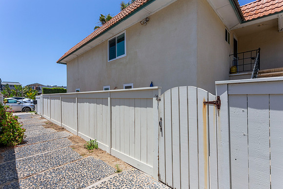 1817 Coast Blvd 25