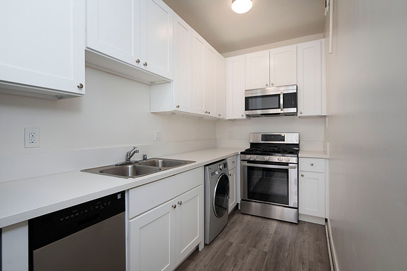 3939 7th Ave #11 12