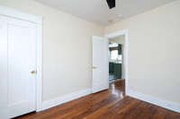 4421 Mississippi St 19