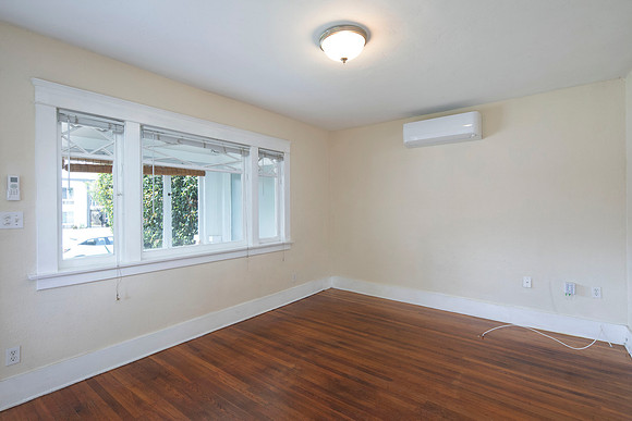 4421 Mississippi St 05