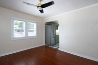 4421 Mississippi St 13