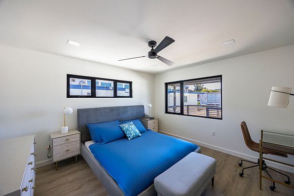 220 12th St 04