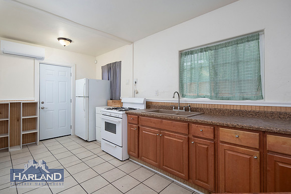 1032 South Evans St 06