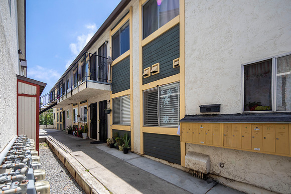 3845-59 50th St 02