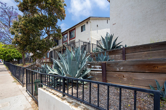 3845-59 50th St 04